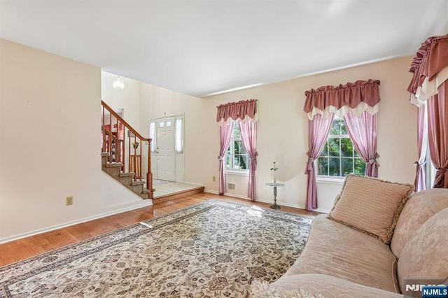 22 Eric Trail, Sussex, NJ 07461