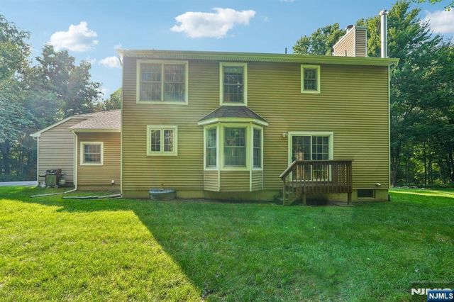 22 Eric Trail, Sussex, NJ 07461