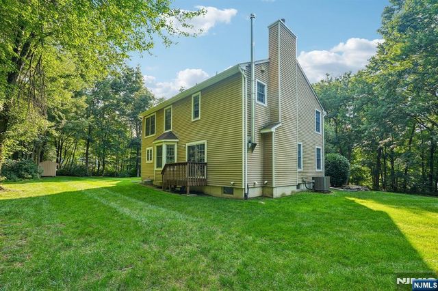 22 Eric Trail, Sussex, NJ 07461