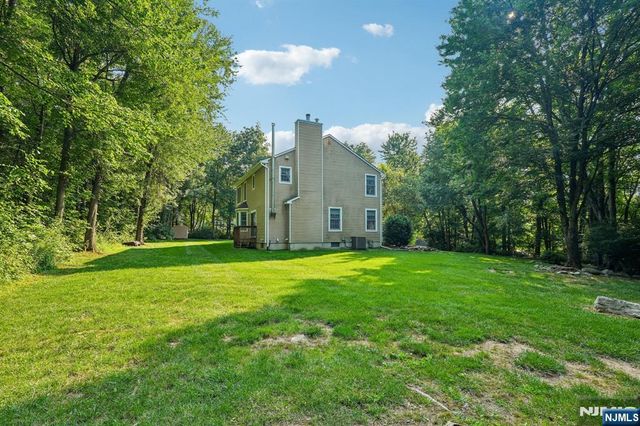 22 Eric Trail, Sussex, NJ 07461