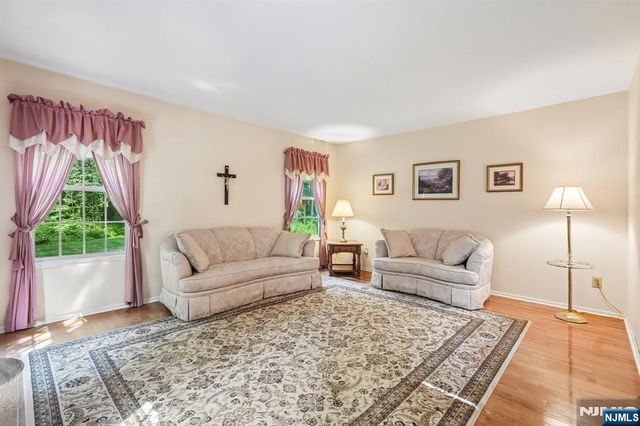 22 Eric Trail, Sussex, NJ 07461