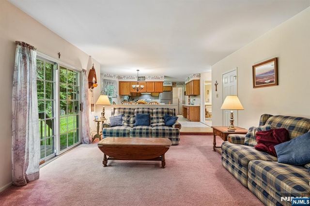 22 Eric Trail, Sussex, NJ 07461