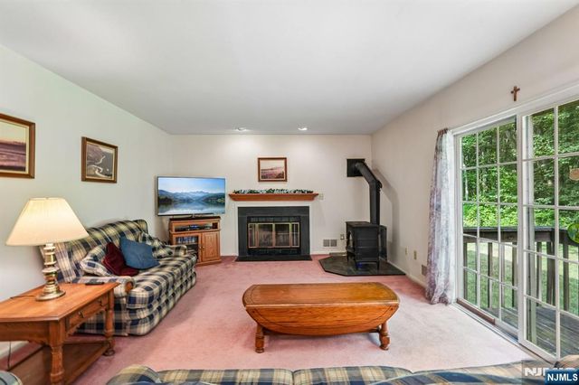 22 Eric Trail, Sussex, NJ 07461