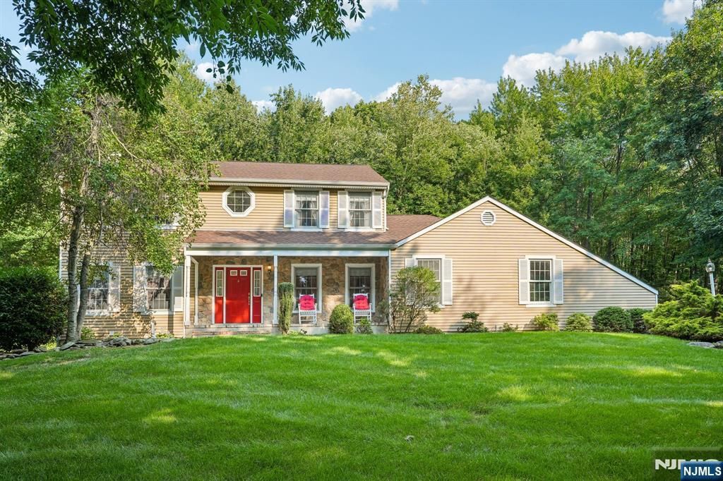 22 Eric Trail, Sussex, NJ 07461