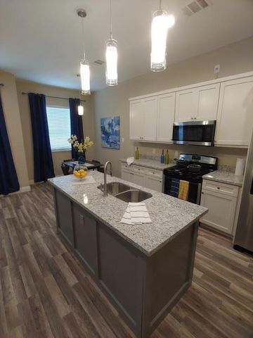 4926 Weeping Willow Road B, Houston, TX 77092