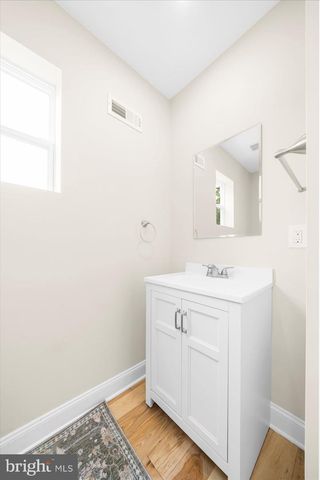 201 PENLLYN BLUE BELL PIKE, Blue Bell, PA 19422