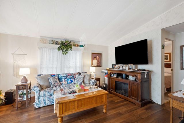 37827 MISSION HILLS AVENUE, Zephyrhills, FL 33541