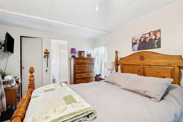 37827 MISSION HILLS AVENUE, Zephyrhills, FL 33541