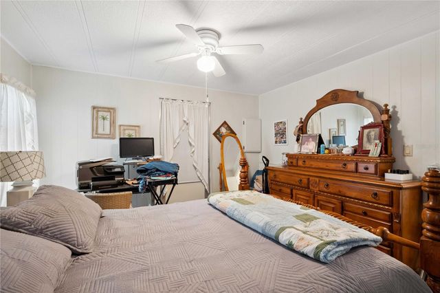 37827 MISSION HILLS AVENUE, Zephyrhills, FL 33541