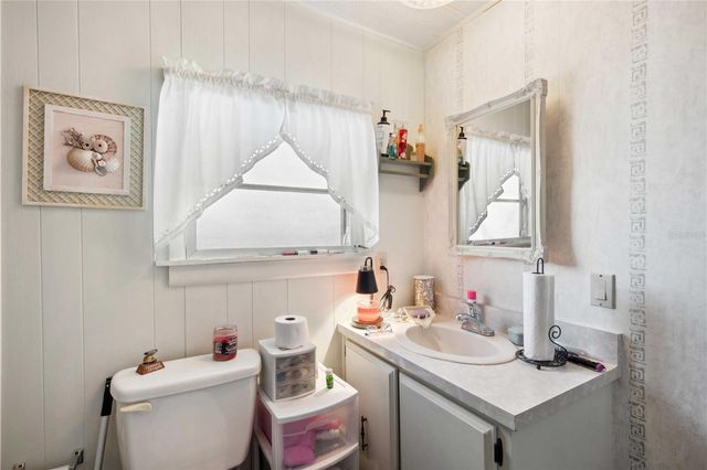 37827 MISSION HILLS AVENUE, Zephyrhills, FL 33541