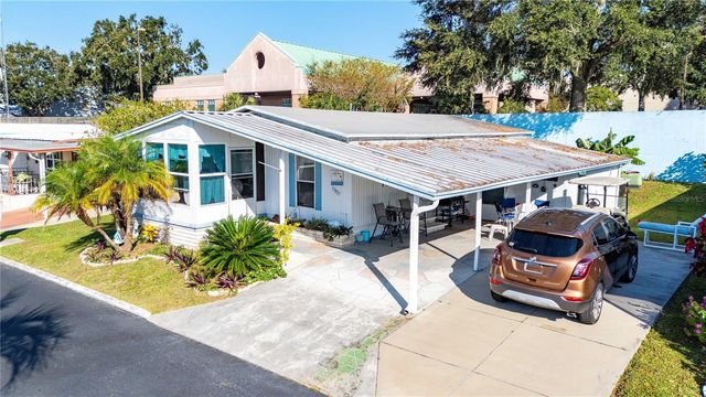 37827 MISSION HILLS AVENUE, Zephyrhills, FL 33541
