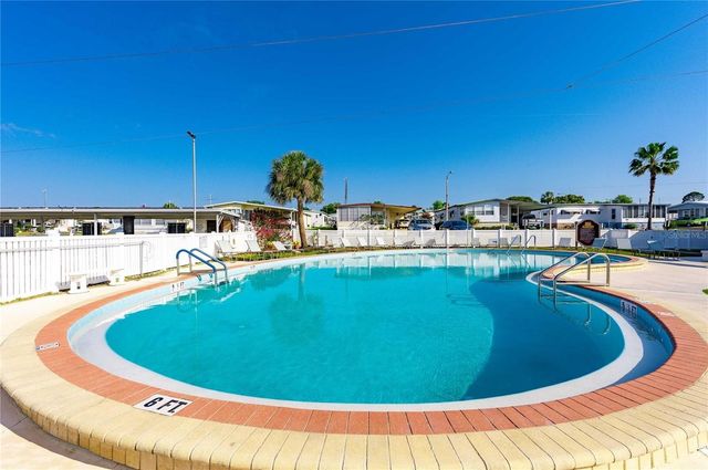 37827 MISSION HILLS AVENUE, Zephyrhills, FL 33541