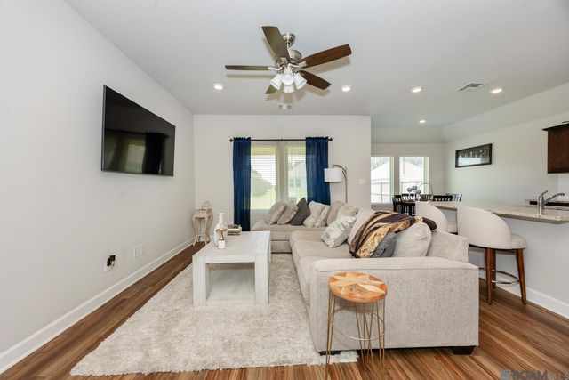 642 Correns Ln, Zachary, LA 70791