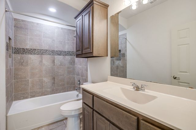 9105 Golden Hollow Lane, Fort Worth, TX 76179
