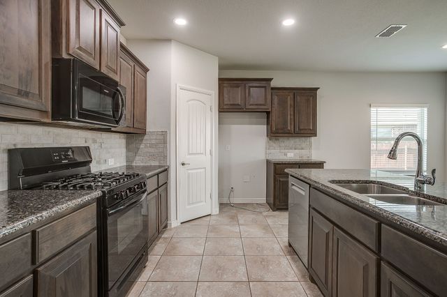 9105 Golden Hollow Lane, Fort Worth, TX 76179