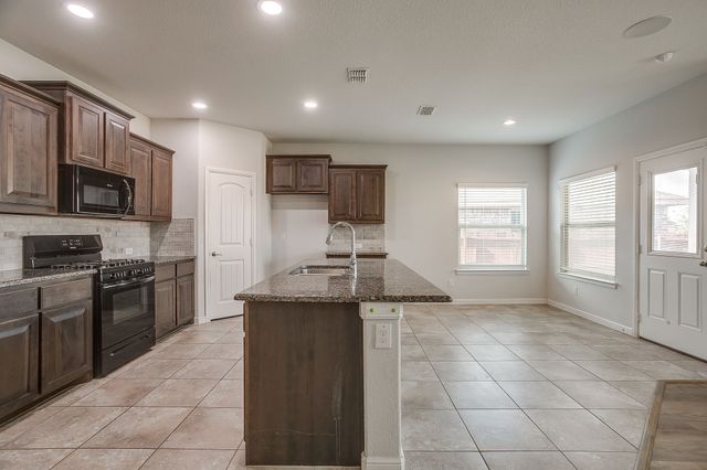 9105 Golden Hollow Lane, Fort Worth, TX 76179