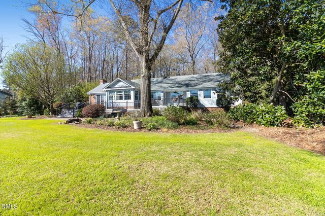 253 Lakeview Drive, Sanford, NC 27332