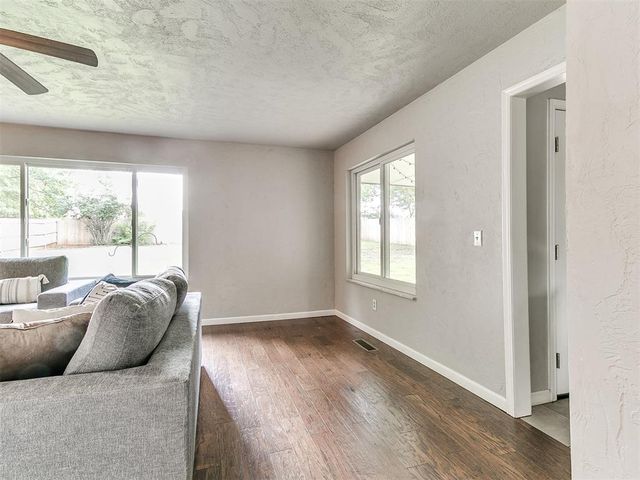 1213 Mockingbird Lane, Edmond, OK 73034
