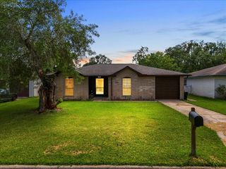 16902 Tibet Road, Friendswood, TX 77546