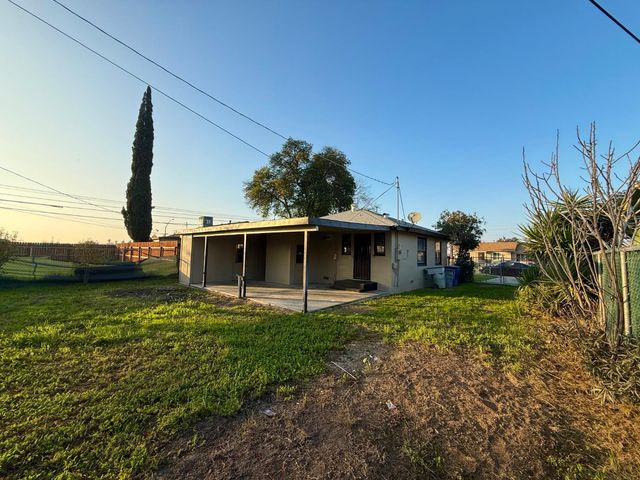 912 E Drummond Avenue, Fresno, CA 93706