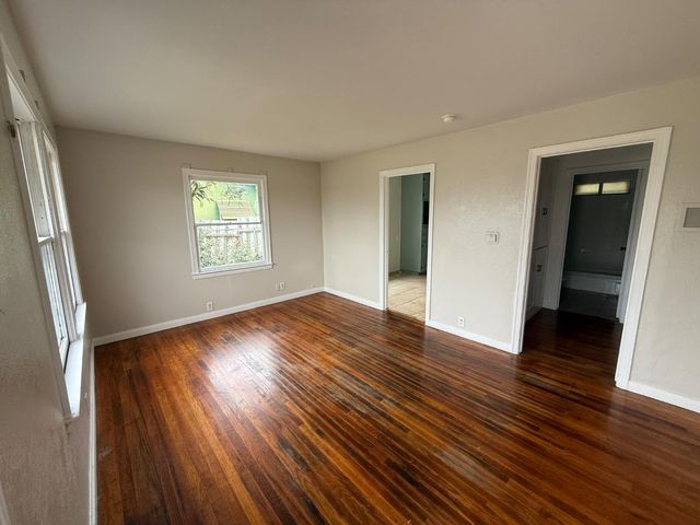 912 E Drummond Avenue, Fresno, CA 93706