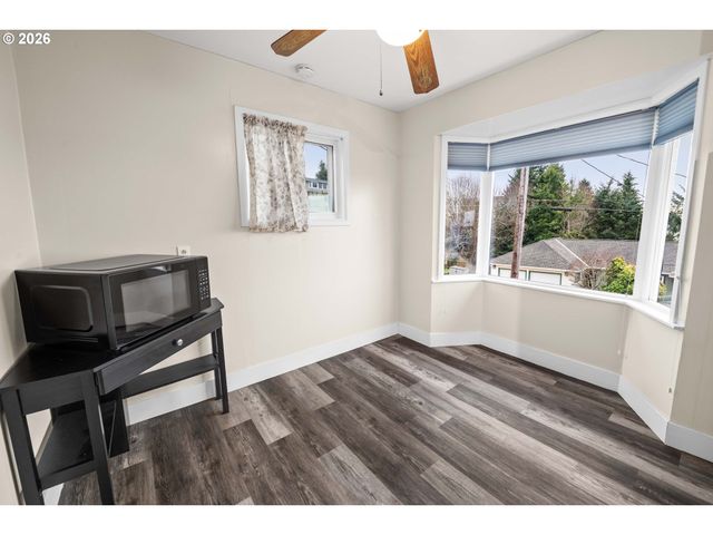 374 W LEXINGTON Ave, Astoria, OR 97103