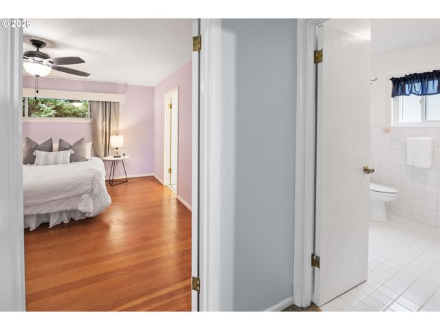 374 W LEXINGTON Ave, Astoria, OR 97103