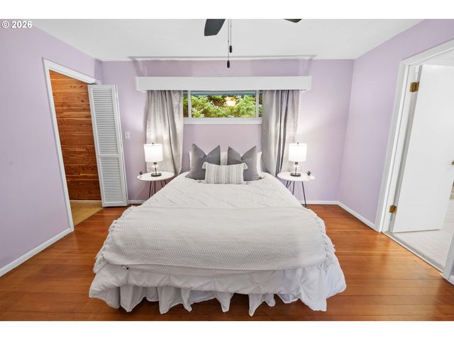 374 W LEXINGTON Ave, Astoria, OR 97103