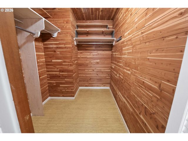 374 W LEXINGTON Ave, Astoria, OR 97103