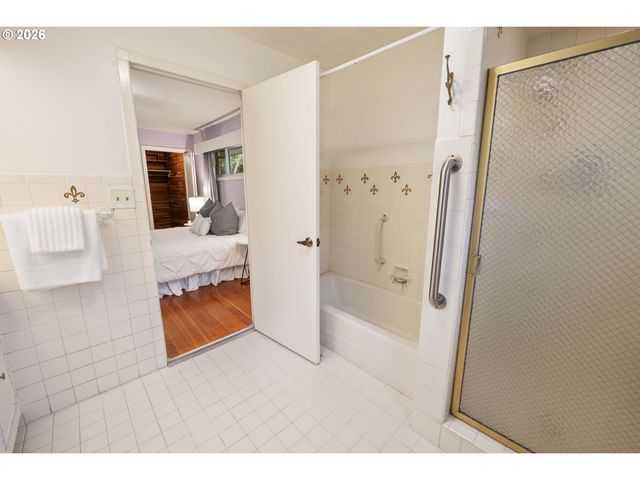 374 W LEXINGTON Ave, Astoria, OR 97103