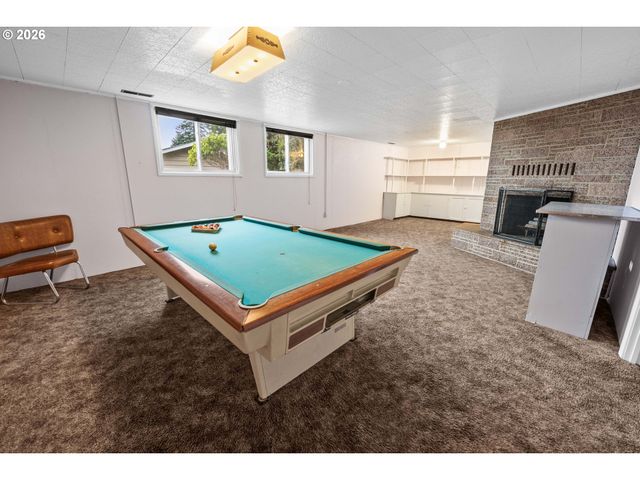 374 W LEXINGTON Ave, Astoria, OR 97103