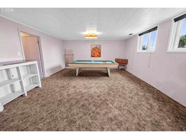 374 W LEXINGTON Ave, Astoria, OR 97103