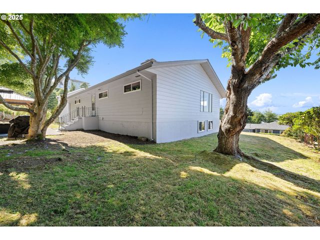 374 W LEXINGTON Ave, Astoria, OR 97103