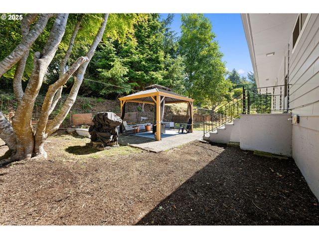 374 W LEXINGTON Ave, Astoria, OR 97103