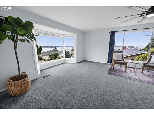 374 W LEXINGTON Ave, Astoria, OR 97103