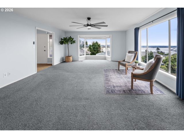 374 W LEXINGTON Ave, Astoria, OR 97103