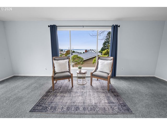 374 W LEXINGTON Ave, Astoria, OR 97103