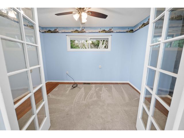 374 W LEXINGTON Ave, Astoria, OR 97103