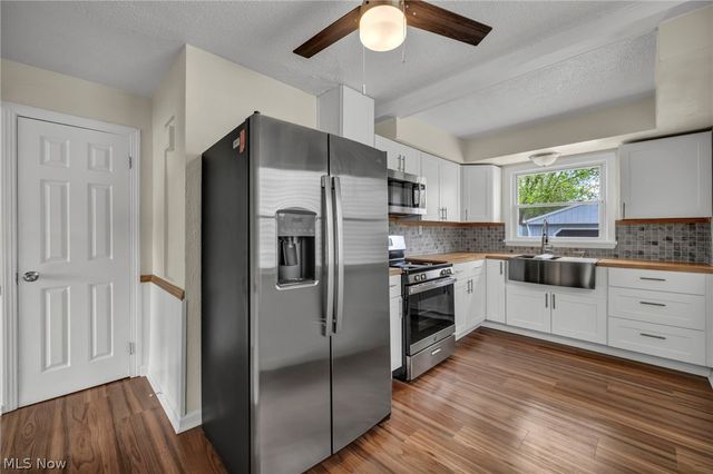 5234 Henry Street, Maple Heights, OH 44137