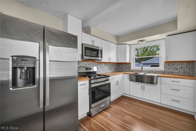 5234 Henry Street, Maple Heights, OH 44137