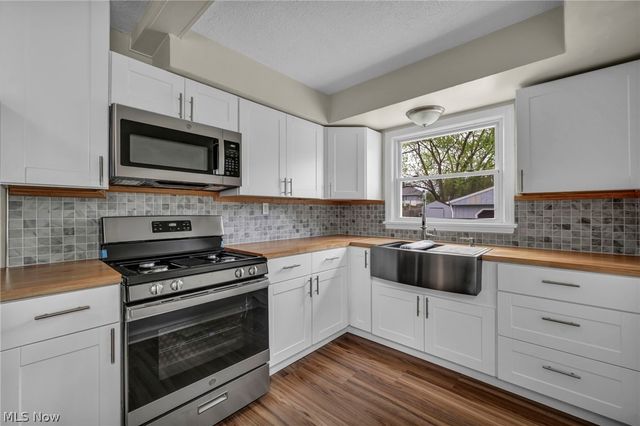 5234 Henry Street, Maple Heights, OH 44137