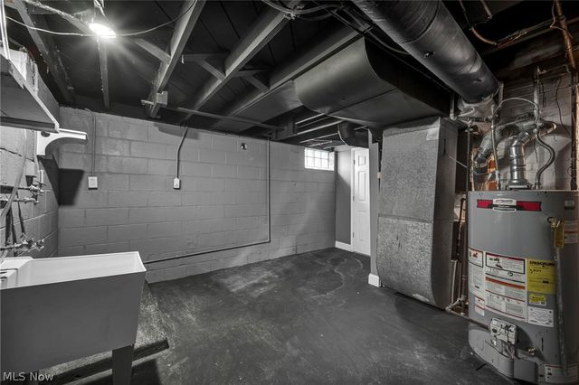 5234 Henry Street, Maple Heights, OH 44137