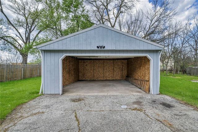 5234 Henry Street, Maple Heights, OH 44137