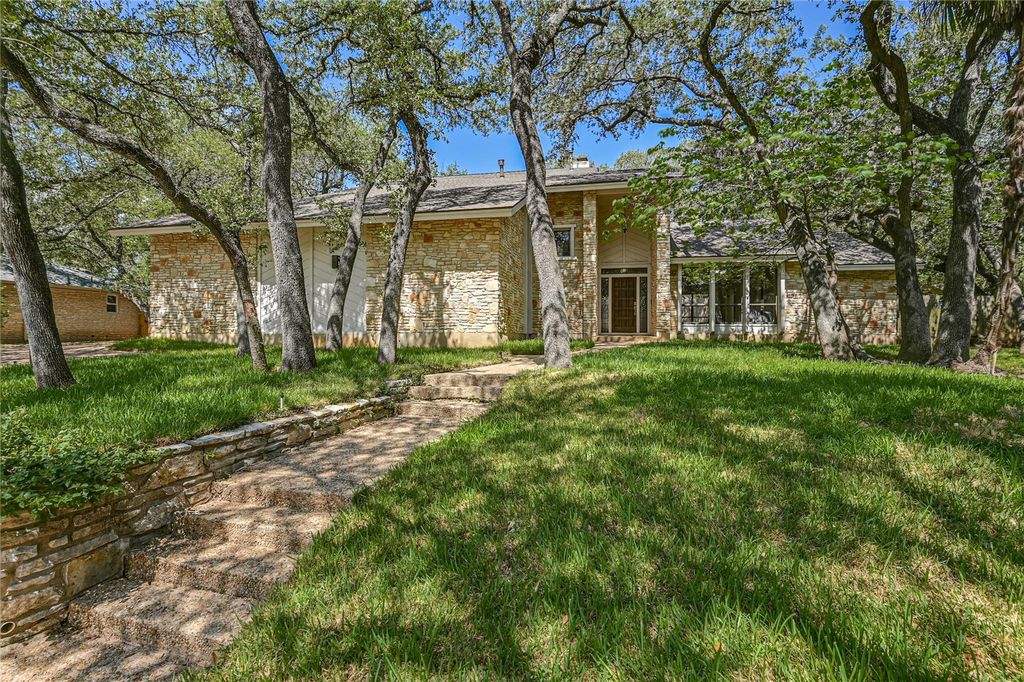 7704 Bramblewood CIR, Austin, TX 78731