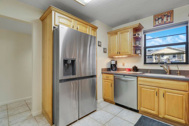 3061 SE Aster Lane 302, Stuart, FL 34994