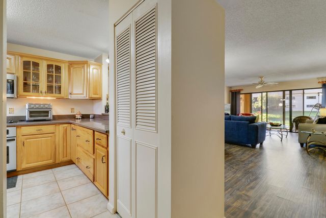 3061 SE Aster Lane 302, Stuart, FL 34994