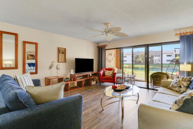 3061 SE Aster Lane 302, Stuart, FL 34994