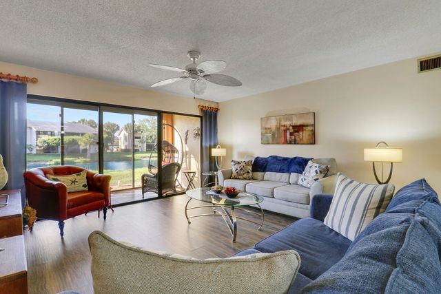3061 SE Aster Lane 302, Stuart, FL 34994