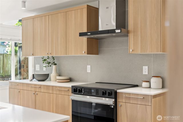 9109 NE 141st Pl, Kirkland, WA 98034