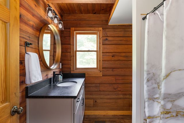 1386 Justice Rd, Ashland City, TN 37015